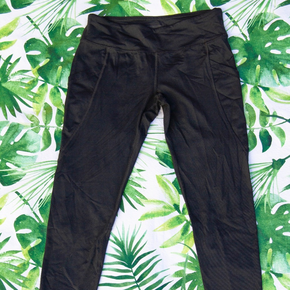 Black workout leggings